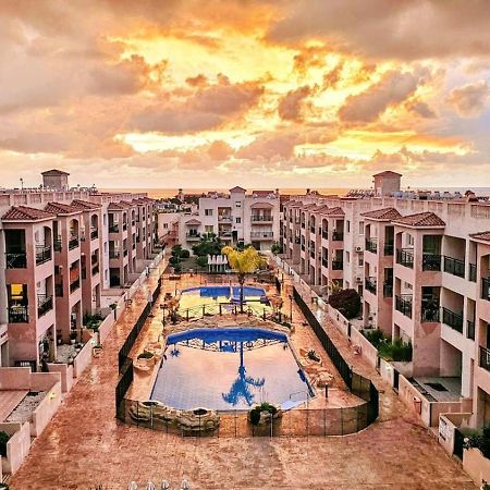 Апартаменты Royal-Seacrest Oasis, Pool-Side Пафос Экстерьер фото