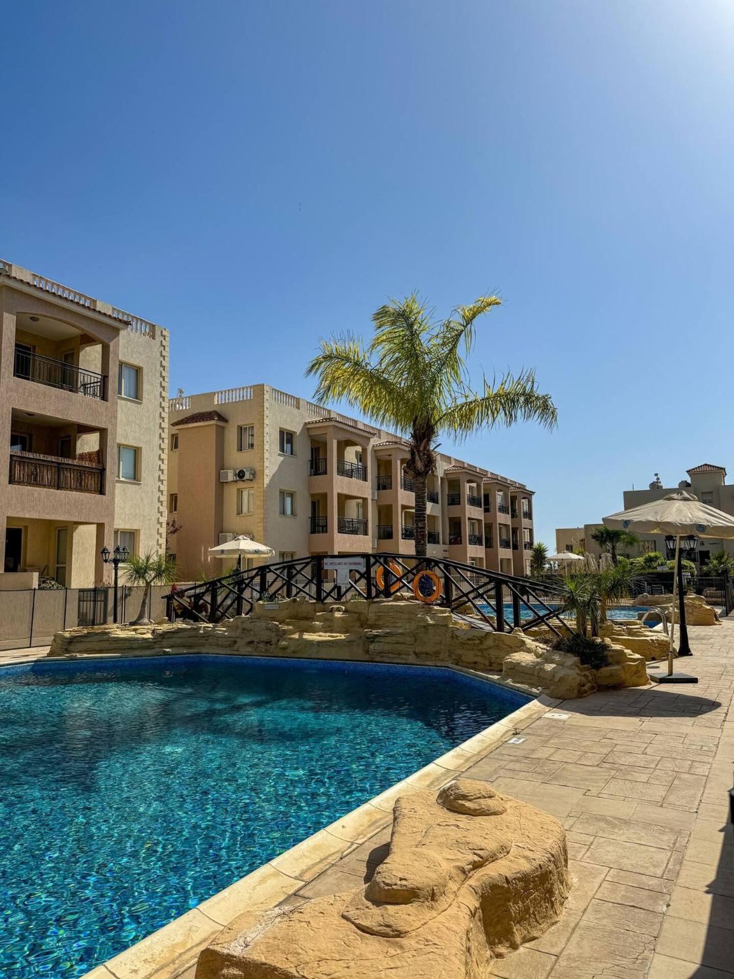Апартаменты Royal-Seacrest Oasis, Pool-Side Пафос Экстерьер фото